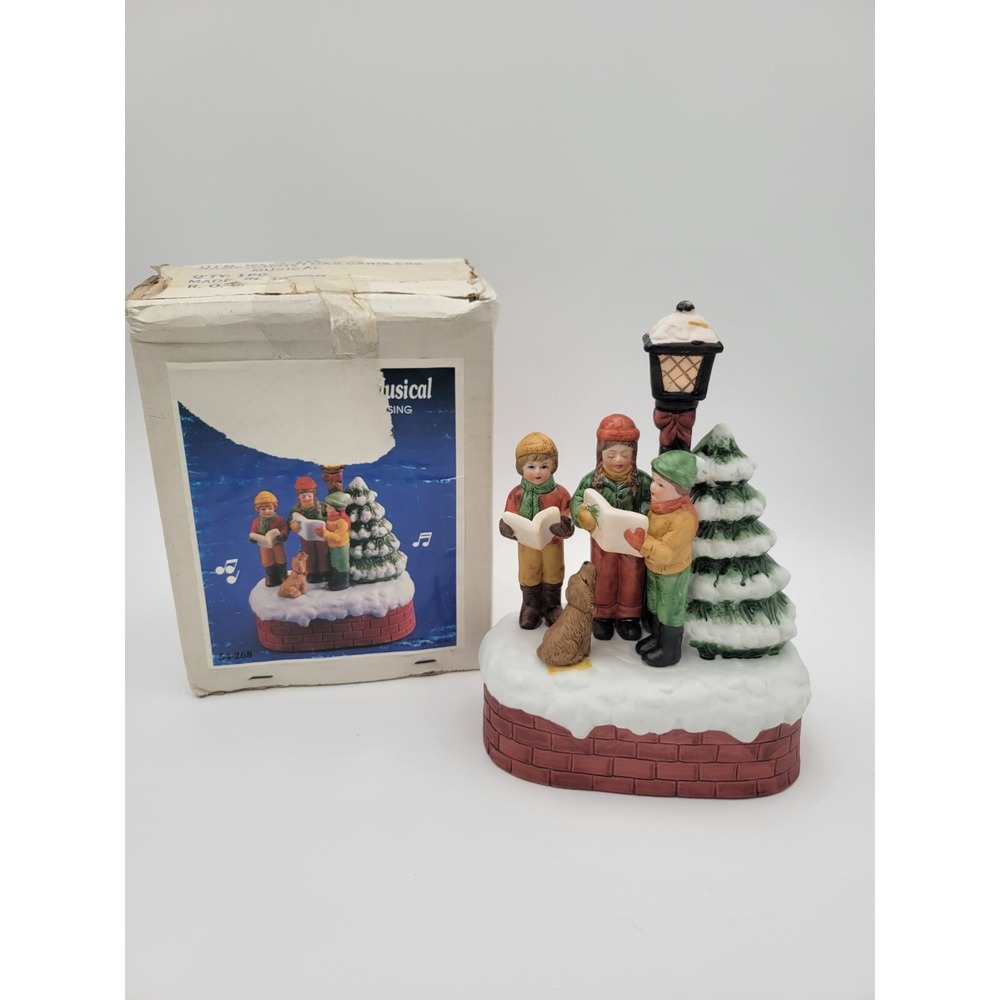 VTG House of Lloyd Carolers lighted music box plays Hark the herald angels sing
